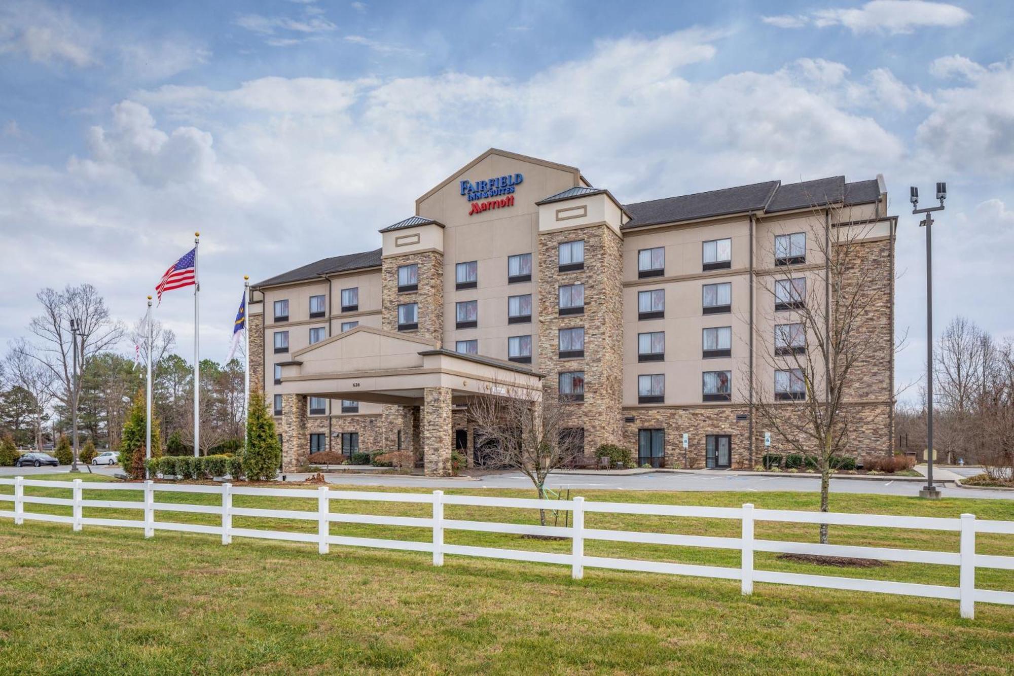 Fairfield Inn Suites Elkin Jonesville Екстериор снимка